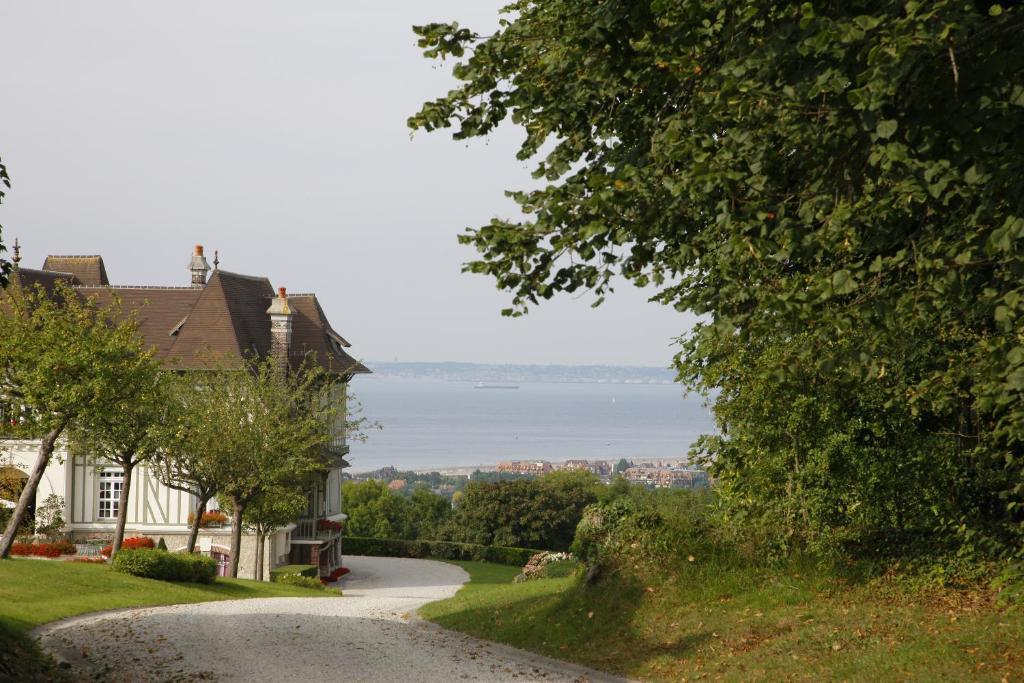 도빌 Manoir De Benerville B&B 외부 사진
